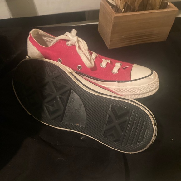 Authentic converse low rise top pink and white shoes - Picture 8 of 10